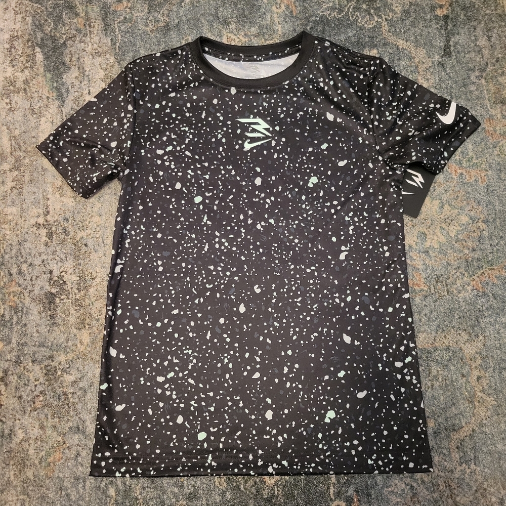 NWT Nike Black and White Speckled Kids Tee Size M